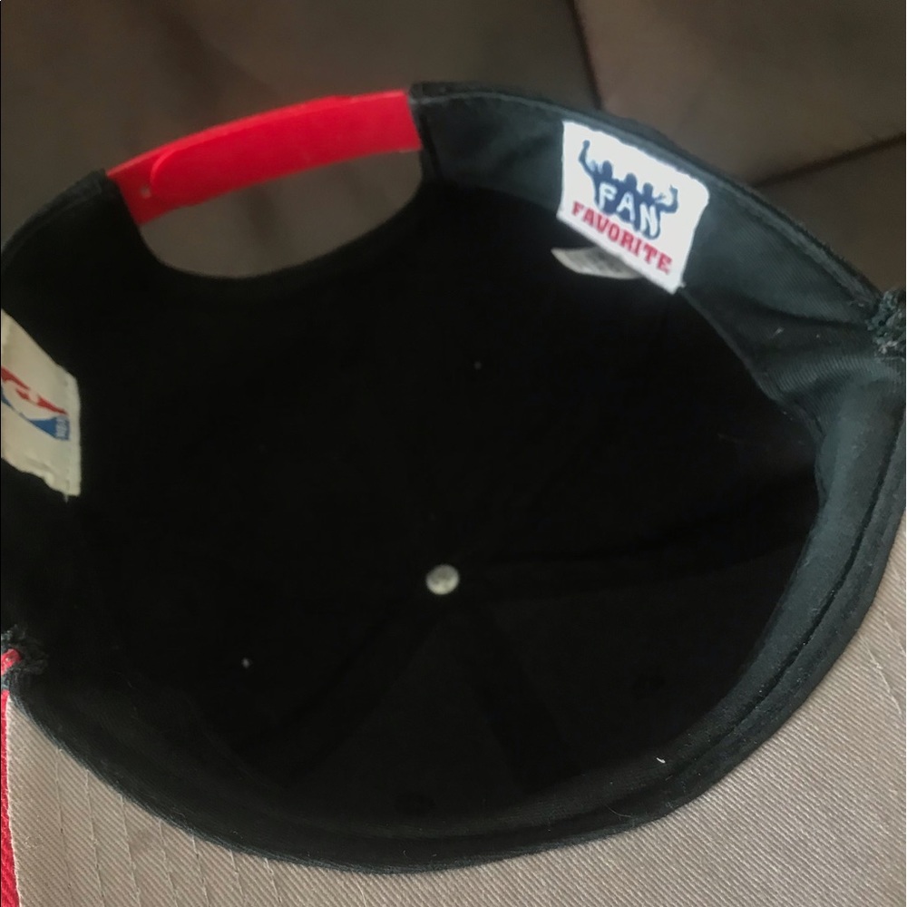 Toronto Raptors Hat - Picture 2 of 3